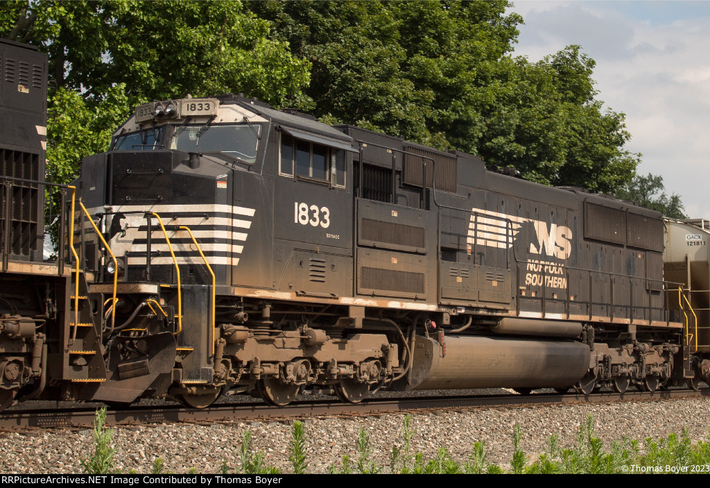 NS 1833